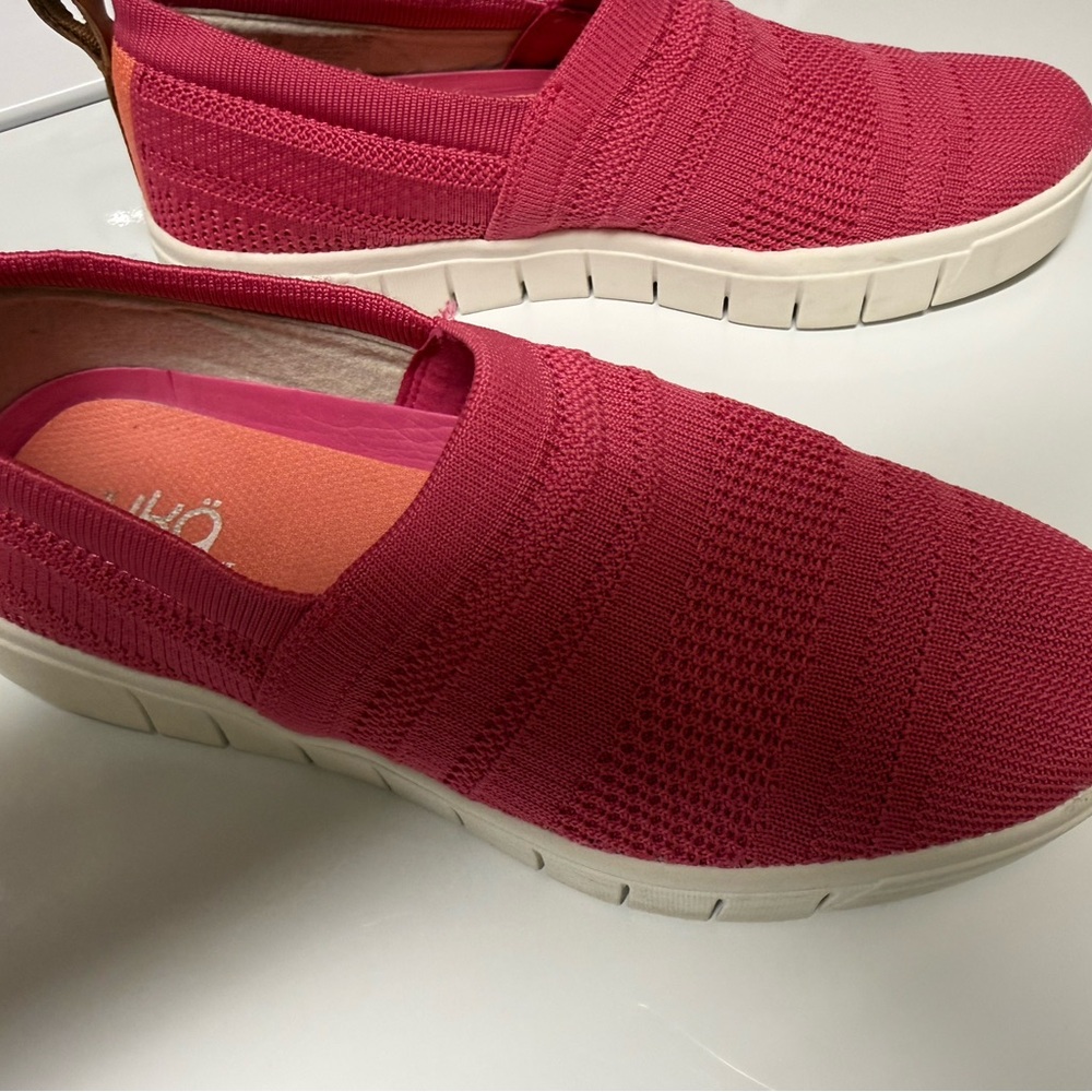 Ryka Women's Fuchsia Slip-On Sneakers 8W - Picture 2 of 4